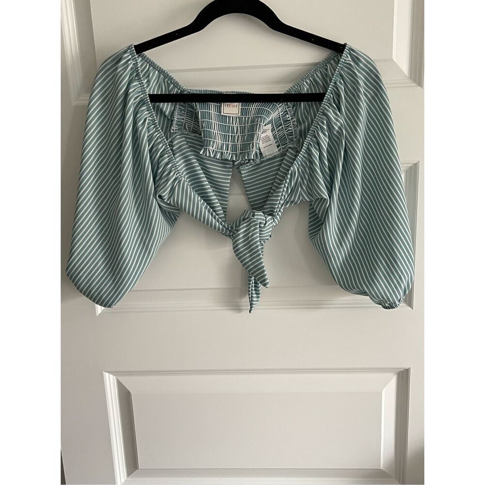 Tie front‎ cropped top NWT small